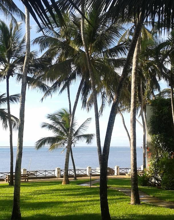Plaza Beach Hotel Bamburi Kültér fotó