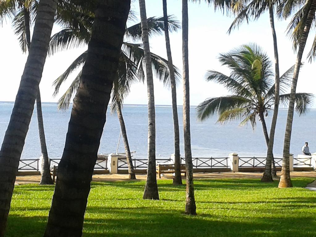 Plaza Beach Hotel Bamburi Kültér fotó